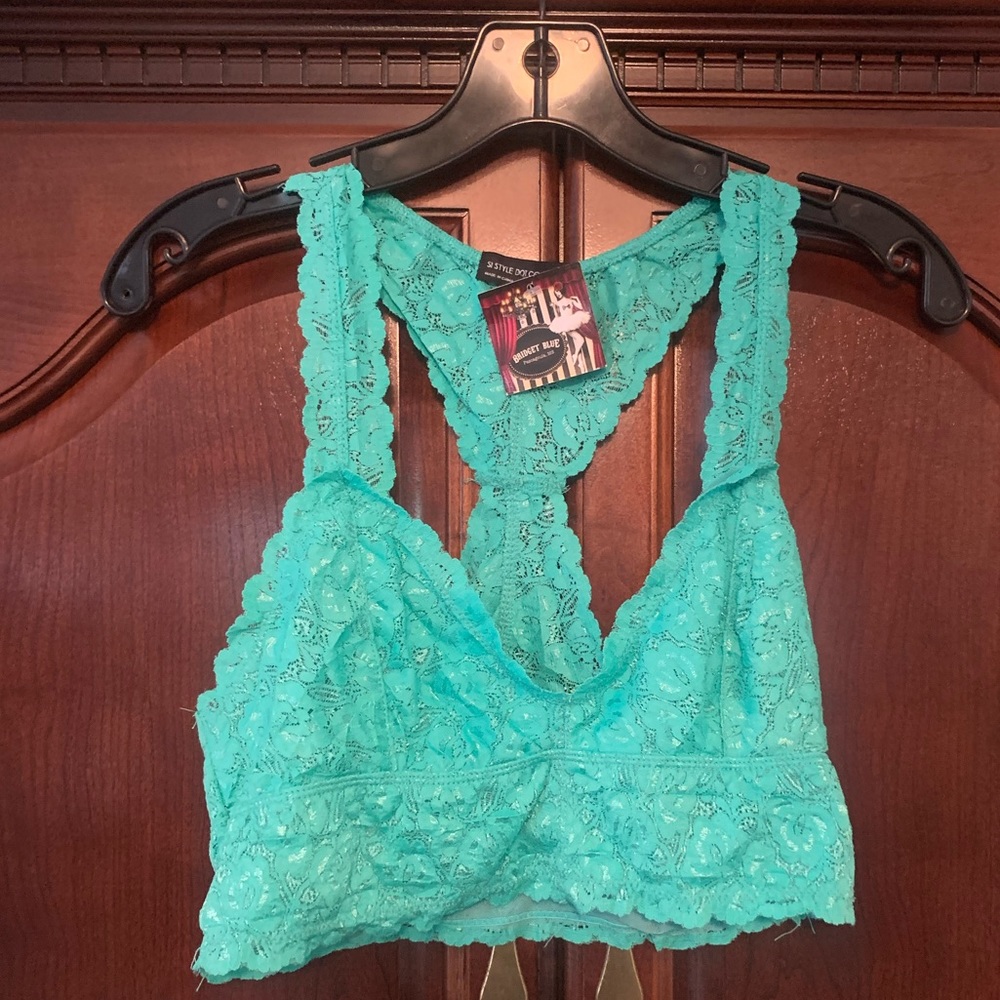 BNWT lace racer back bralette 🥰